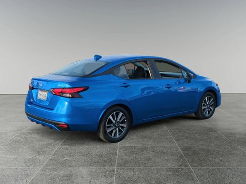 Used 2021 Nissan Versa SV image 5