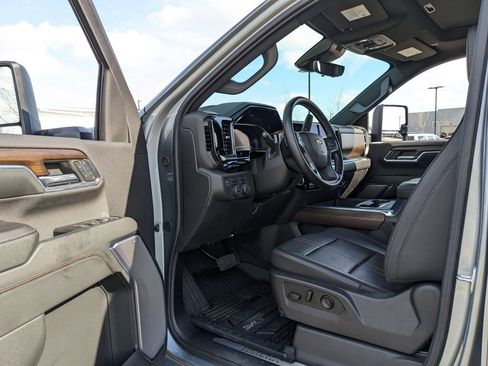 Used 2024 Chevrolet Silverado 2500 High Country w/ High Country Premium Package image 45