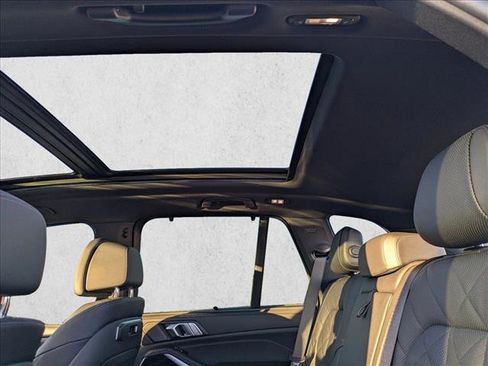 Used 2026 BMW X5 xDrive50e w/ Executive Package image 19