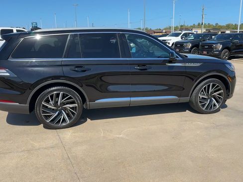 Used 2025 Lincoln Aviator Reserve w/ Equipment Group 201A image 8