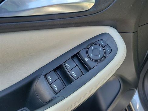 Used 2024 Buick Encore GX Preferred w/ Comfort Package FWD image 17