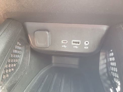 Used 2021 Chevrolet TrailBlazer LT w/ Convenience Package FWD image 24