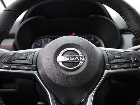 New 2025 Nissan Versa SR w/ Trunk Package image 9