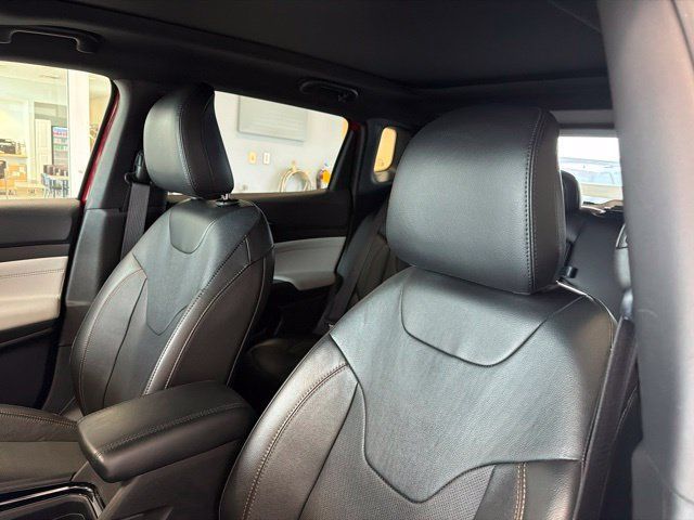 Used 2023 Jeep Compass Limited w/ Sun and Sound Group AWD/4WD image 12