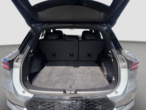 Used 2024 Chevrolet Equinox EV RS FWD image 27
