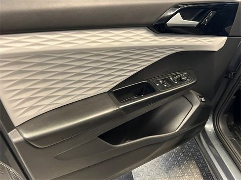 Used 2022 Volkswagen Taos S image 7