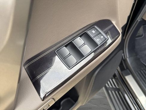 Certified 2020 Lexus GX 460 Premium w/ Premium Package AWD/4WD image 9