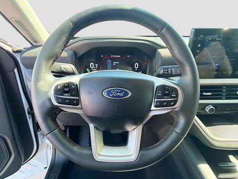 Used 2025 Ford Explorer Active image 39