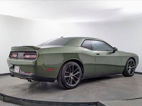 Used 2018 Dodge Challenger R/T w/ Performance Handling Group RWD image 8