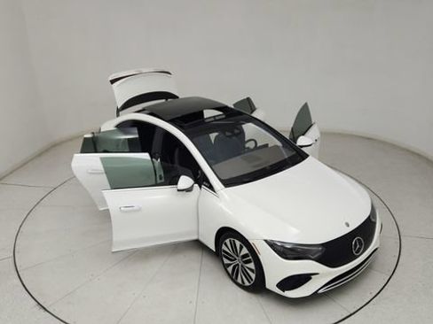 Used 2023 Mercedes-Benz EQE 500 4MATIC Sedan image 29