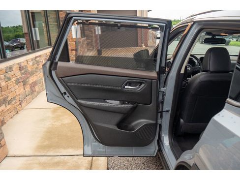 Used 2023 Nissan Rogue SL w/ SL Premium Package AWD/4WD image 17