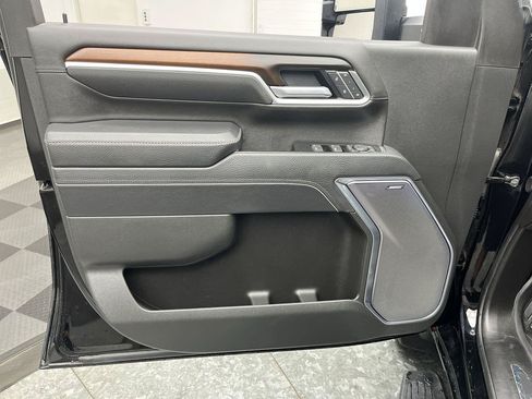Certified 2025 GMC Sierra 2500 Denali w/ Denali Reserve Package AWD/4WD image 9