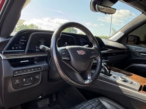 Used 2022 Cadillac Escalade Sport Platinum w/ LPO, ONYX Package AWD/4WD image 10