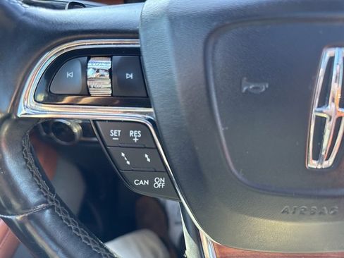 Used 2019 Lincoln Navigator Reserve image 36