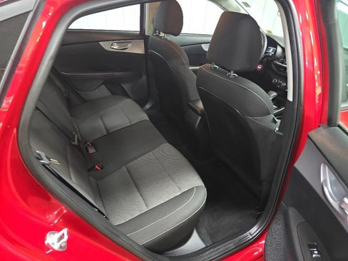 Used 2023 Kia Forte LXS w/ LXS Technology Package FWD image 17