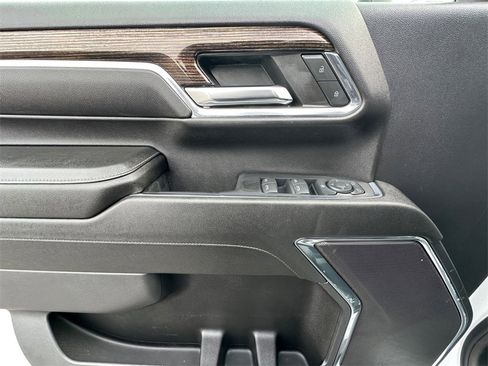 Used 2024 GMC Sierra 2500 SLE image 11