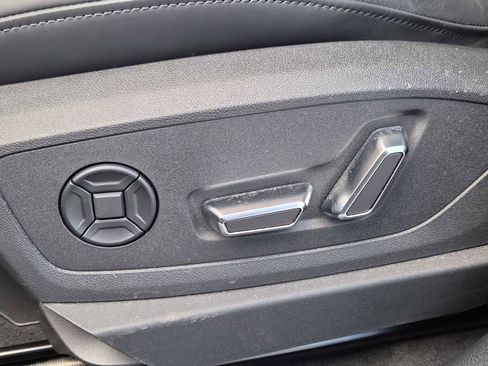 Certified 2022 Audi e-tron S Prestige w/ Prestige Package image 16