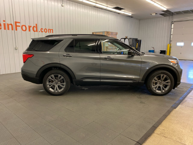 Used 2023 Ford Explorer XLT w/ Equipment Group 202A AWD/4WD image 12