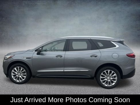 Used 2020 Buick Enclave Essence w/ Sound and Sites Package image 3