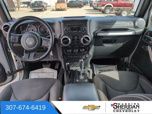 Used 2017 Jeep Wrangler Unlimited Sahara w/ Connectivity Group image 9