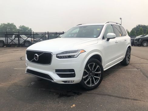 Used 2018 Volvo XC90 T5 Momentum w/ Convenience Package FWD image 1