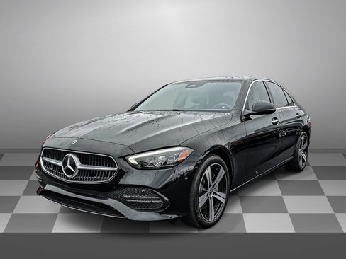 Used 2025 Mercedes-Benz C 300 4MATIC Sedan image 3