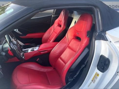 Used 2017 Chevrolet Corvette Stingray Convertible RWD image 21