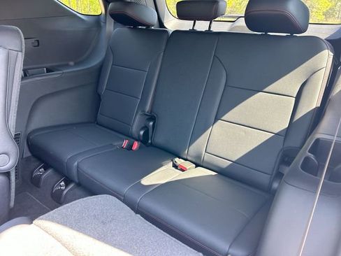 Used 2026 Chevrolet Traverse RS image 27