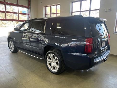 Used 2018 Chevrolet Suburban Premier image 5