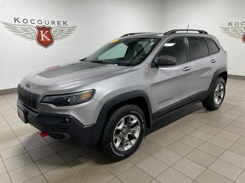 Used 2019 Jeep Cherokee Trailhawk AWD/4WD image 3