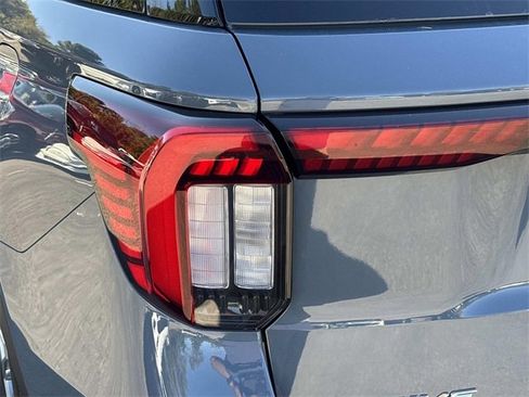 New 2026 Ford Explorer Active w/ Active Comfort Package image 12