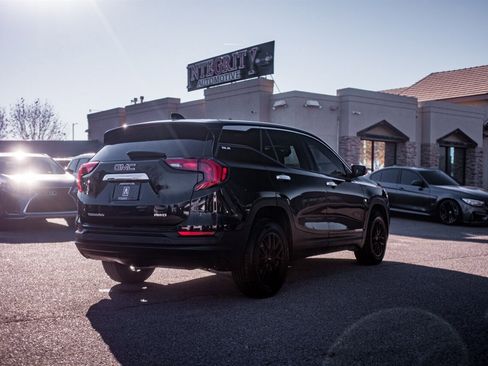 Used 2020 GMC Terrain SLE image 7