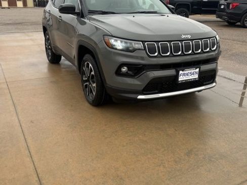 Used 2022 Jeep Compass Limited image 4