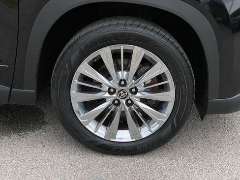 Used 2024 Toyota Grand Highlander AWD image 34