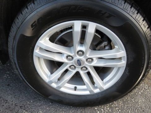 Certified 2021 Ford Explorer XLT image 29