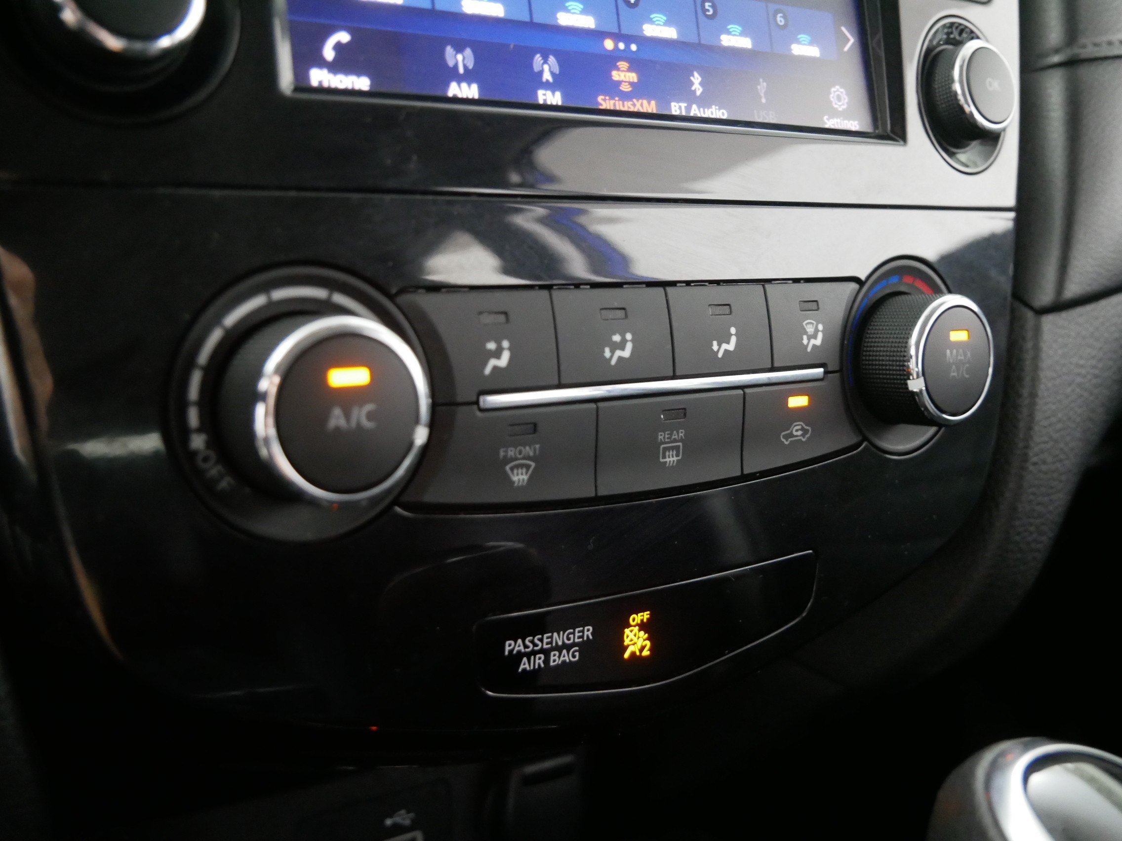 Used 2018 Nissan Rogue S AWD/4WD image 23