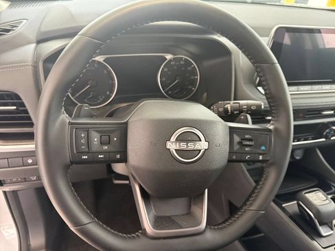 Used 2026 Nissan Rogue SV FWD image 30
