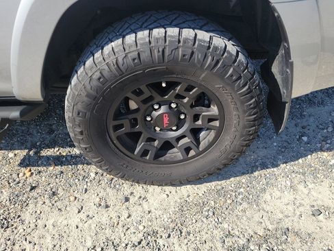 Used 2022 Toyota 4Runner SR5 Premium image 5