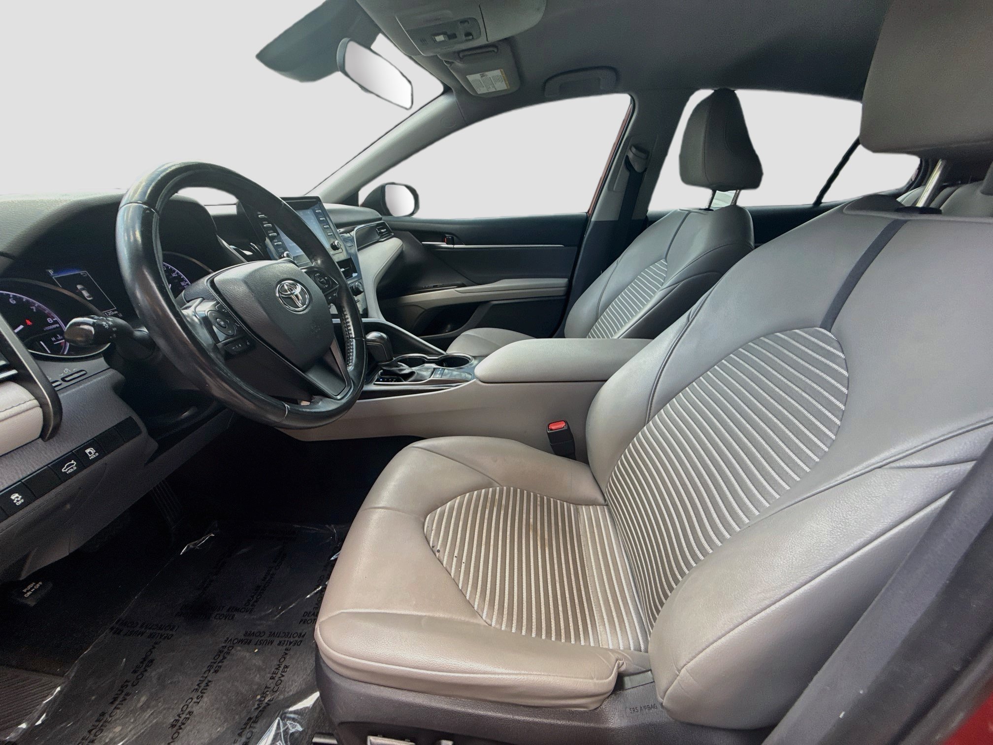 Used 2022 Toyota Camry SE FWD image 16