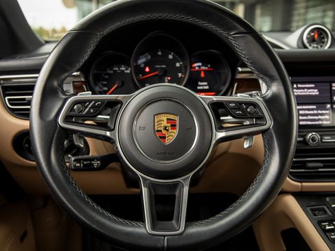 Certified 2021 Porsche Macan image 26