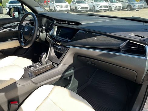 Used 2024 Cadillac XT6 Sport w/ Technology Package image 29