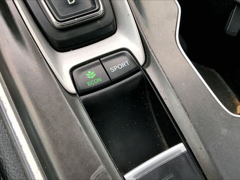 Used 2018 Honda Accord Touring image 35