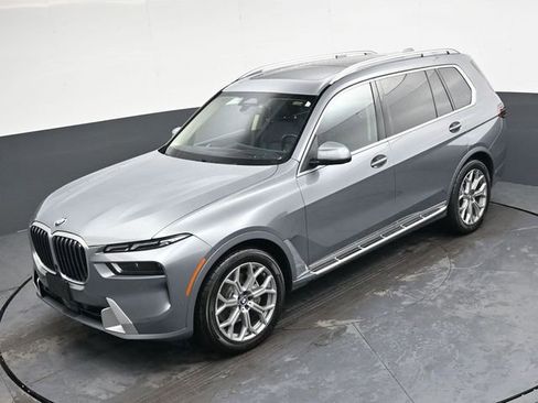 Used 2024 BMW X7 xDrive40i AWD/4WD image 30