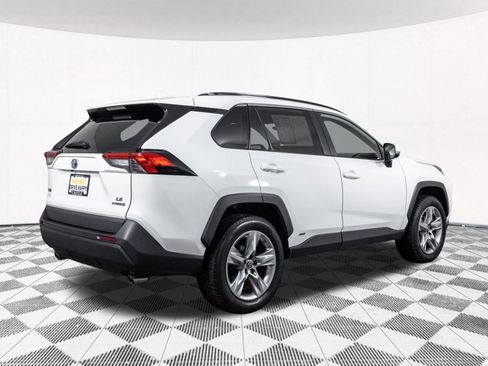 Used 2022 Toyota RAV4 LE AWD/4WD image 17
