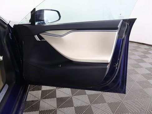 Used 2019 Tesla Model S 100D image 23