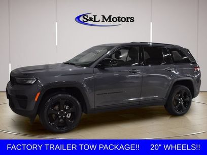 Used 2024 Jeep Grand Cherokee Altitude