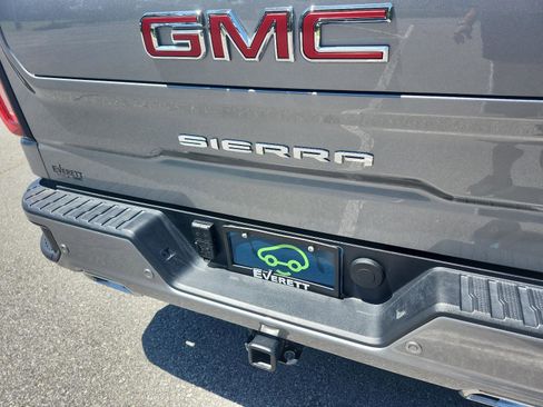 Certified 2025 GMC Sierra 1500 AT4 w/ AT4 Premium Package AWD/4WD image 4
