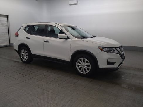 Used 2017 Nissan Rogue S AWD/4WD image 11