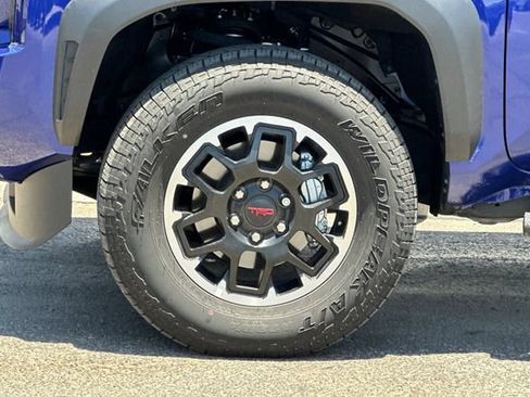 Used 2025 Toyota Tacoma TRD Off-Road w/ TRD Off Road Upgrade Package AWD/4WD image 23