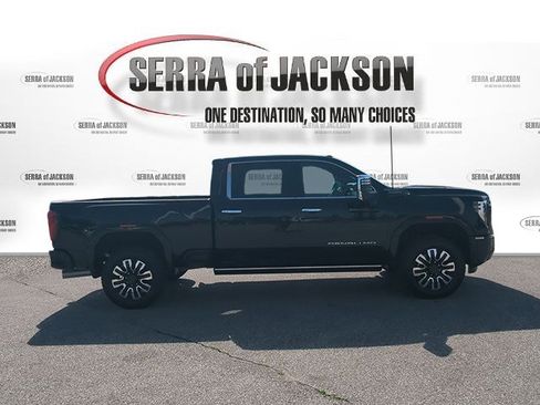 Used 2025 GMC Sierra 2500 Denali Ultimate w/ Max Trailering Package image 10
